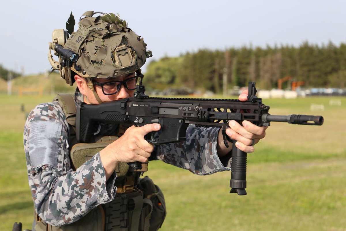 jasdf_hyakuri's tweet image. ついに!#20式 5.56mm小銃が #基地警備教導隊 に配備されました!現在は #航空自衛隊 の正式運用に向けて様々な試験を行っています。桜に翼の航空自衛隊マークが輝いてますね✨
#百里基地