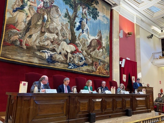 AESMIDE (@aesmide) on Twitter photo 📚 Ayer asistimos a la presentación de la 2ª edición del libro “Régimen jurídico de la industria al servicio de la Defensa” en el <a href="/CESEDEN_OFICIAL/">Centro Superior Estudios de Defensa Nacional 🇪🇸</a> . Una obra imprescindible para entender la defensa desde lo estratégico y regulatorio.
#Defensa #IndustriaDefensa 📚 Ayer asistimos a la presentación de la 2ª edición del libro “Régimen jurídico de la industria al servicio de la Defensa” en el <a href="/CESEDEN_OFICIAL/">Centro Superior Estudios de Defensa Nacional 🇪🇸</a> . Una obra imprescindible para entender la defensa desde lo estratégico y regulatorio.
#Defensa #IndustriaDefensa