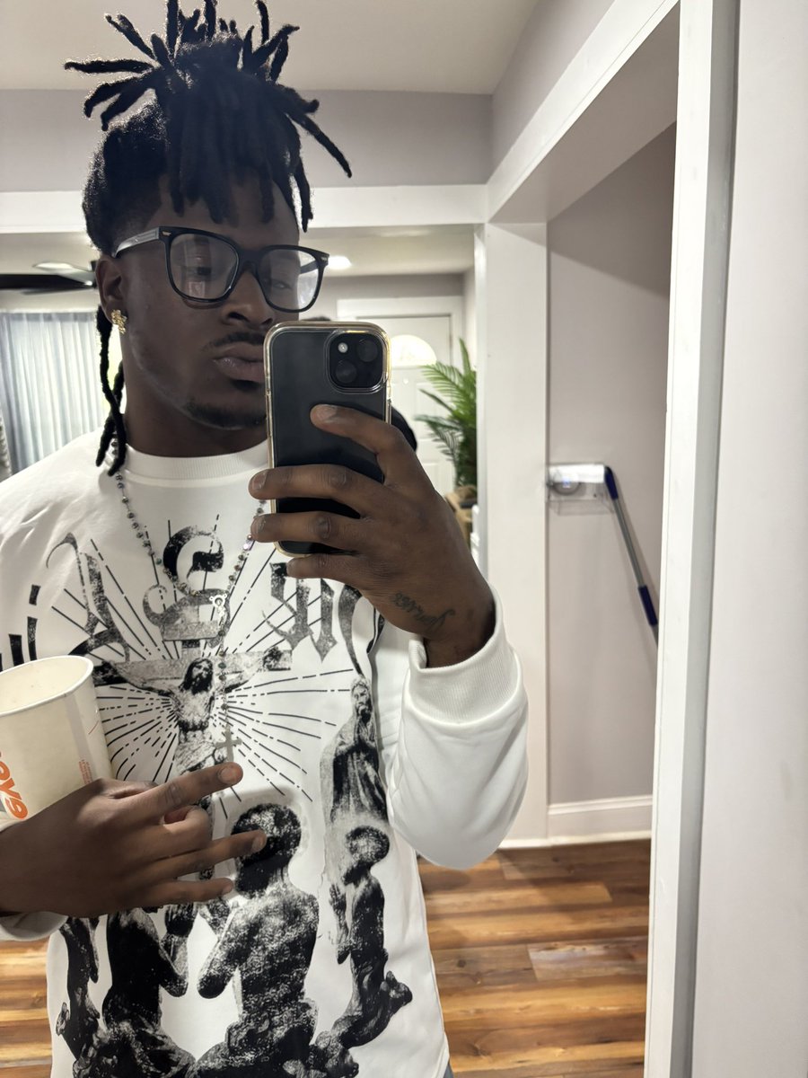 luvvdubbb's tweet photo. 🤳🏾 https://t.co/FOm0fp3PjV