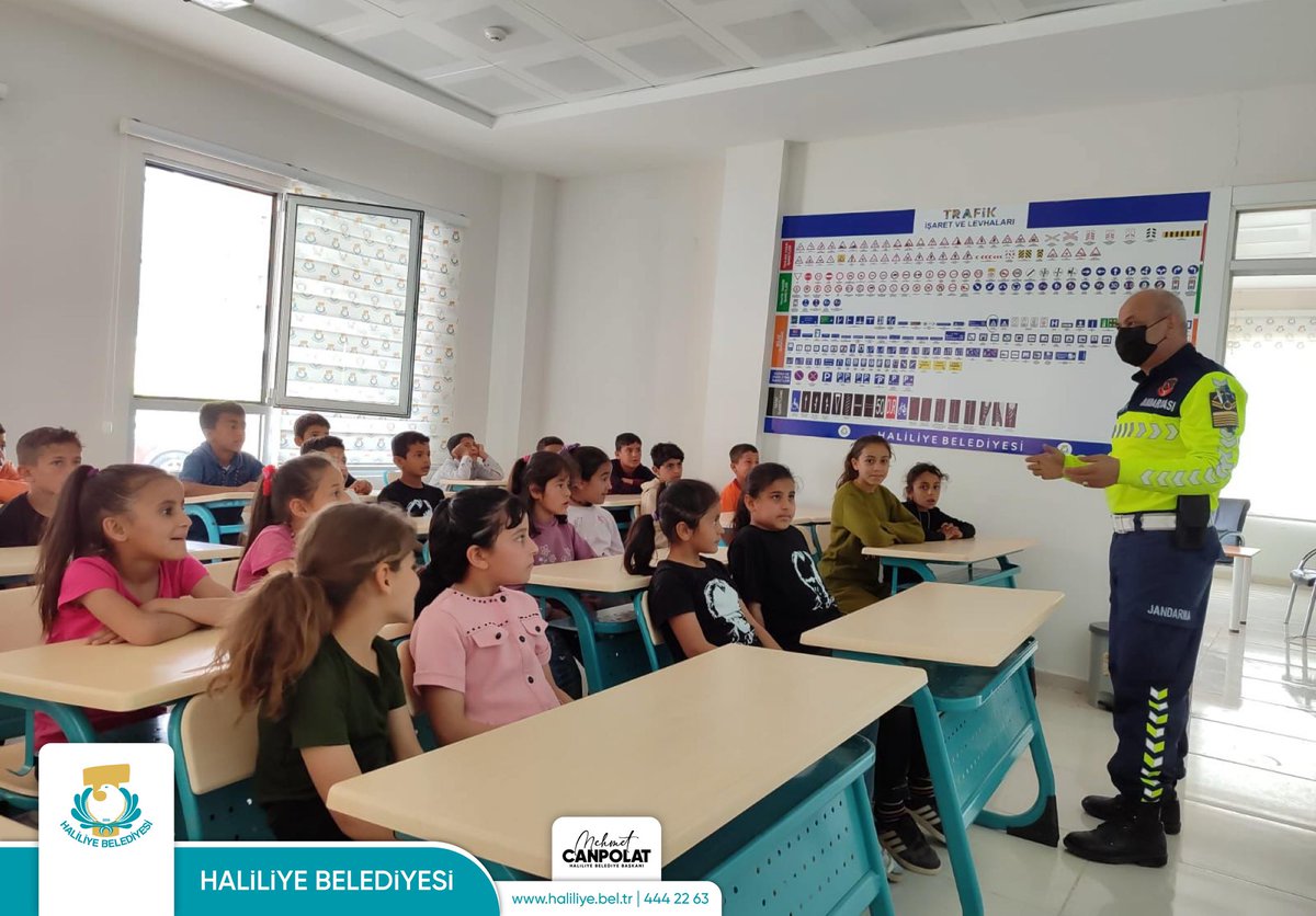 haliliye_bld's tweet photo. 🔸 Haliliye’de çocuklarımıza trafik kültürü ve bilincini aşılıyoruz. 

Teorik ve uygulamalı eğitimlerle, miniklerimizin yoğun ilgisiyle trafik eğitimi devam ediyor.👮

📍Çocuk Trafik Eğitim Parkı🚦 https://t.co/YDLfQjcbzA