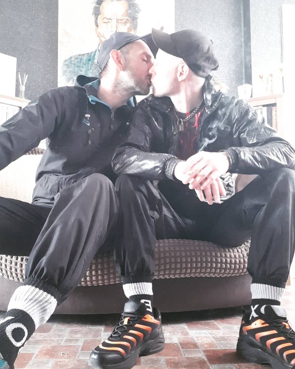 Ladingear's tweet photo. Chav loveππ @LukeSillery2024 #chav #scallylad #shinynylontrackies #gay #gaycouple #gaycouplekissing #glanz #calsurf #repost https://t.co/Lh9L2hY4NM