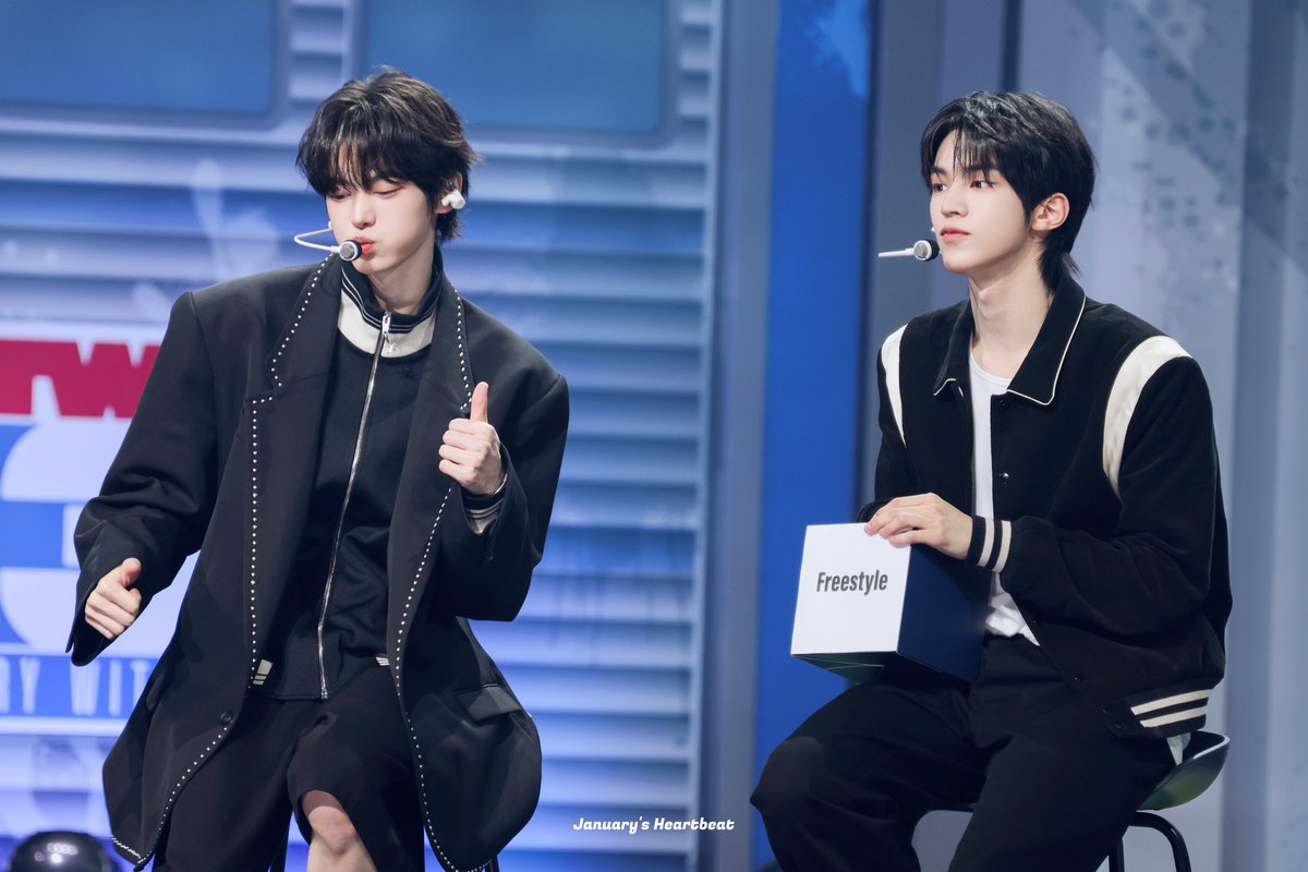 Jan_Heartbeat's tweet photo. 250421

#TWS #투어스
#DOHOON #도훈 #ドフン
#HANJIN #한진 #ハンジン
#HANDOZ #한도즈 #ハンドズ
#잘생긴사람즈 https://t.co/CSgPkhazzZ
