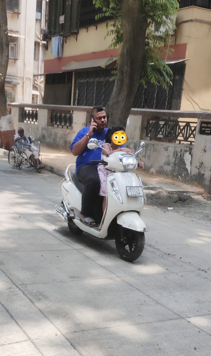 मुंबई Matters™👁️🗨️ (@mumbaimatterz) on Twitter photo #Mumbai
What an Example of #RoadSafety
Speaking on Phone,No Helmet, Kid on Lap.
Anyways it's no point asking <a href="/MTPHereToHelp/">Mumbai Traffic Police</a> to enforce.
Leave aside Help... They hardly care.. #Mumbai
What an Example of #RoadSafety
Speaking on Phone,No Helmet, Kid on Lap.
Anyways it's no point asking <a href="/MTPHereToHelp/">Mumbai Traffic Police</a> to enforce.
Leave aside Help... They hardly care..