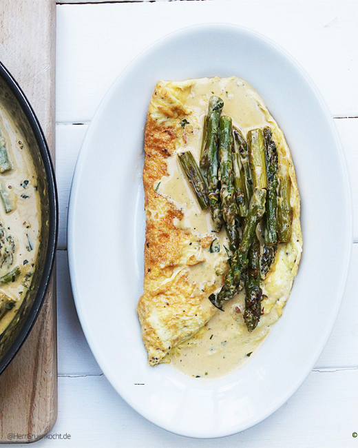 HerrGruenkocht's tweet photo. Gebratener Grüner Spargel mit Estragon-Marsala-Sauce auf Omelette

https://t.co/ocfP31IZEV

#Spargel #Estragon #Marsala #HerrGruenkocht #vegetarisch https://t.co/5HiDtAFQjI