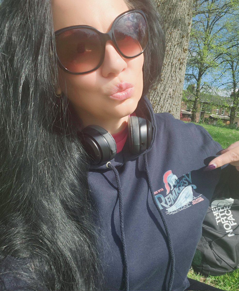 Goodmorning Tweeters⛅️

Feel Good Friday💪

Mental health can be a struggle for many.
Living with unseen struggles,masked with smiles. 

Check in on others
Reach for support
Learn to feel good again
Break the stigma
&amp;
Support those that support others 
<a href="/MindBodySoleUK/">Mind, Body & Sole</a> 
<a href="/RemigesV/">Team Remiges V</a>