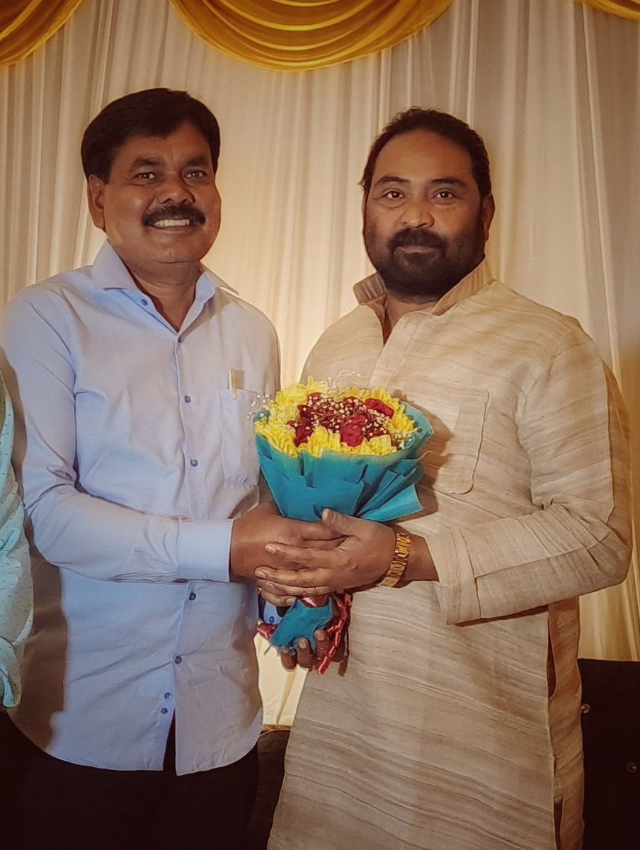 झारखण्ड मुक्ति मोर्चा के केंद्रीय महासचिव बड़े भाई आदरणीय <a href="/VinodPandeyJMM/">Vinod Kumar Pandey</a> जी को जन्मदिन की हार्दिक शुभकामनाएं।

आपका जीवन सदा स्वस्थ, सुखद और यशस्वी हो।
आपकी नीतिगत सोच, संगठनात्मक नेतृत्व और झारखण्ड के विकास के लिए आपका योगदान  प्रेरणास्रोत है। 
<a href="/JmmJharkhand/">Jharkhand Mukti Morcha</a>