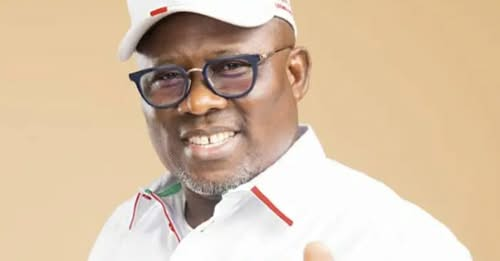 abati1990's tweet photo. Flashback: I have no reason to defect to any other party  — ���Gov Oborevwori
https://t.co/iBRF0tzS1D https://t.co/72IBsTmhR2