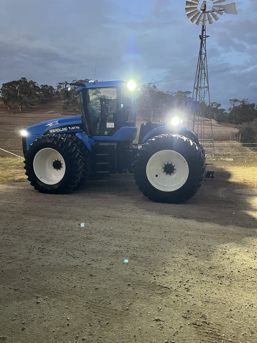 HoggWade's tweet photo. Taking a moment to appreciate the old girl as we know it won’t last long.  3600hrs In 23 years hopefully get that again out of it. https://t.co/Qc8so8jlbD