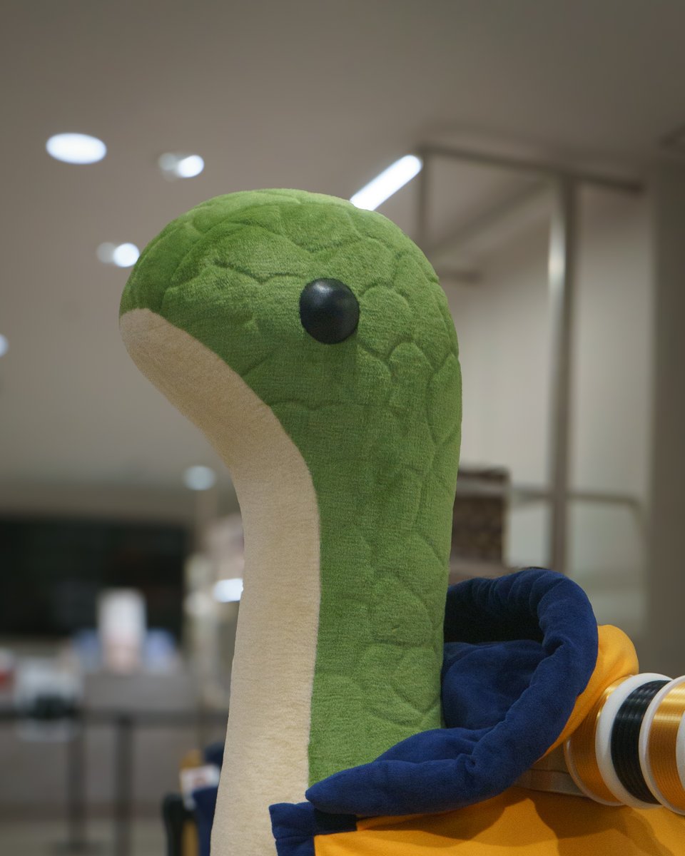 Apex Legends™ Gallery + POP UP STORE】 #ApexGallery の巨大ネッシー