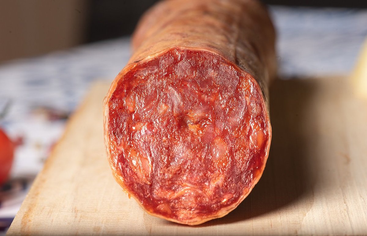 Los días más especiales del año son perfectos para compartir y disfrutar junto a los tuyos. ¿Tienes ya tus embutidos #ibéricos de bellota para celebrar este #LunesdeAguas? 🤩 tujamondirecto.com