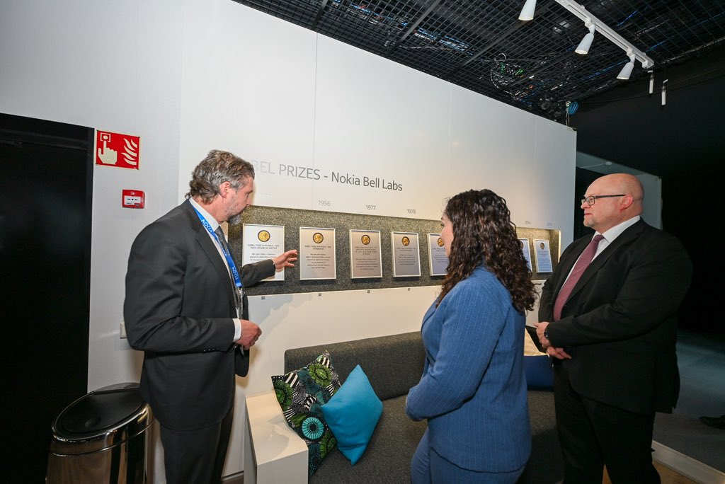 I thank @Nokia for the warm welcome yesterday in Helsinki. It was a pleasure to see all of their historic and ongoing success, which showcases the innovative spirit of Finland. 

We had a great discussion on how to bring Nokia investments to Kosovo, home to the most tech-savvy