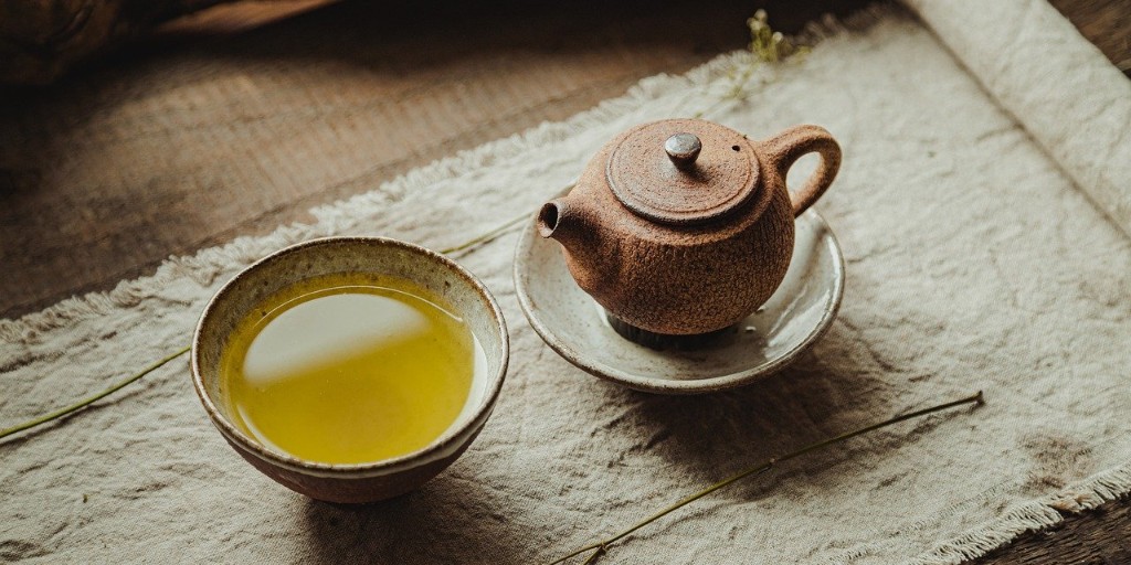 BuxtonMuseum's tweet photo. 📣TONIGHT👇

We may be closed but the Friends of #BuxtonMuseum still have a talks programme that you can attend:

🎙️The History of Tea Drinking, with guest speaker Maggie Slingsby
⏰5pm
🎟️Free, £4 for non-members
📍The Pump Room, Buxton

📸Mirko Stödte, Pixabay https://t.co/tXQMP7rJxT