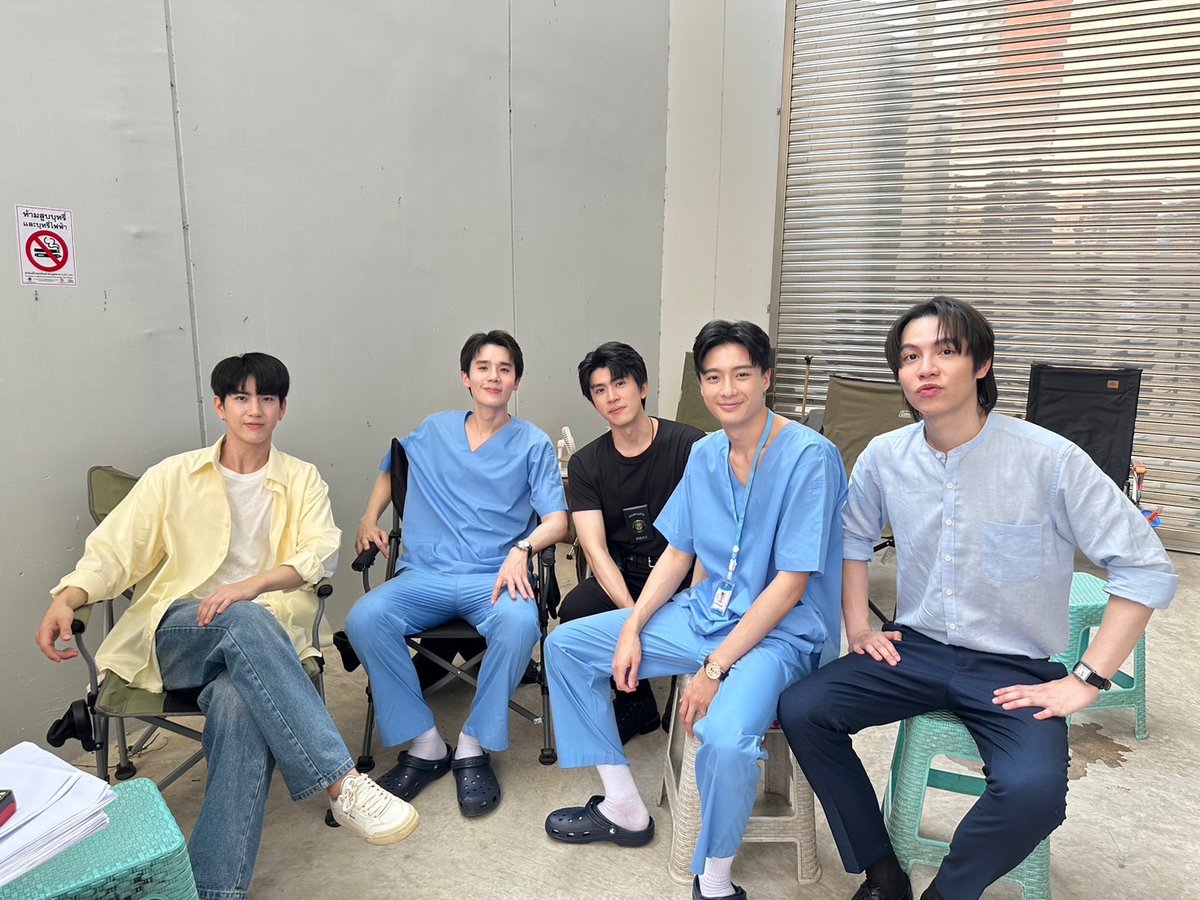 MyMagicProphecy's tweet image. จะมี 1 คนที่ติด glam กว่าใคร และเป็น 1 คนที่ทุกคนจะโอ๋ ✨😚

#MyMagicProphecy #GMMTV
@jimmyyjp_ @Sea_tawinan @save_saisawat @francnrp @Firstkpp