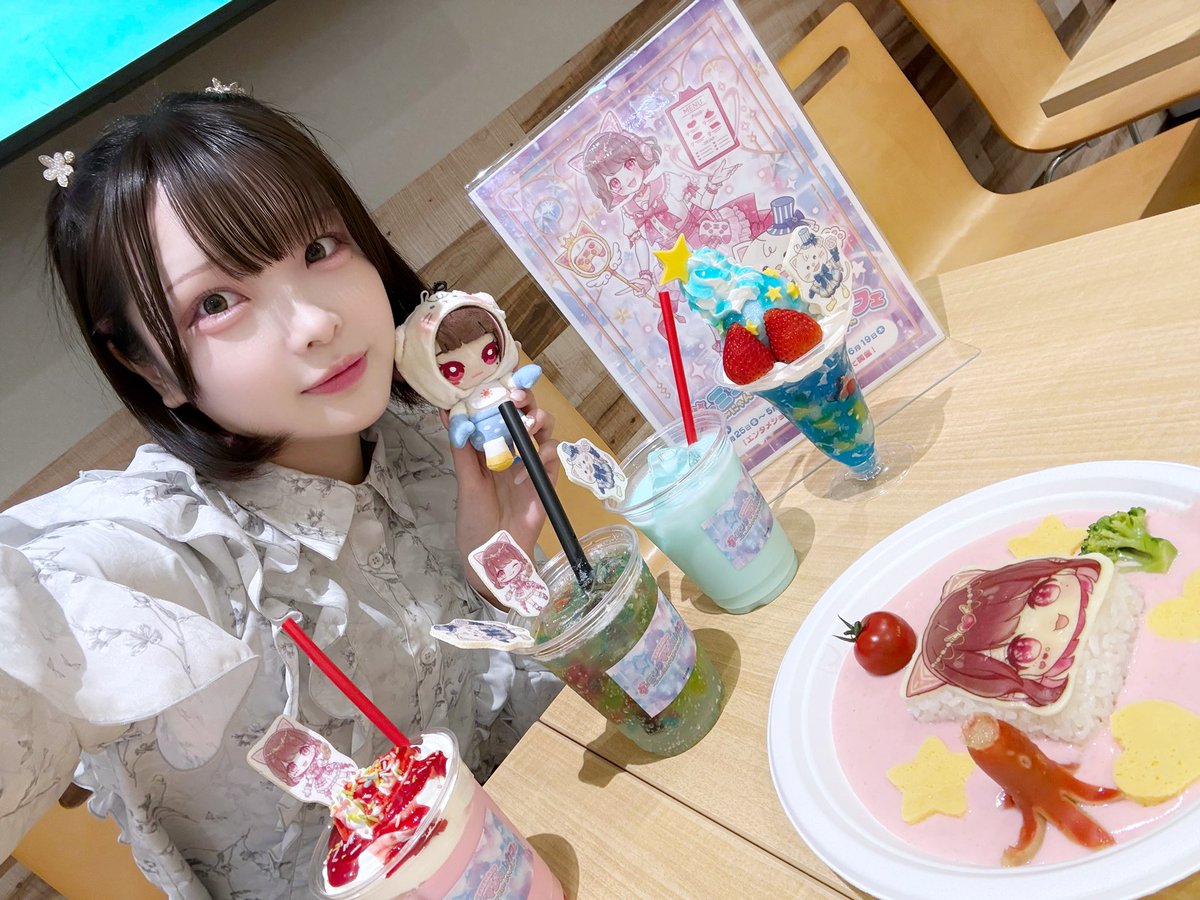 ゲーミングマジカルカフェに 行ってきたよ〜🐱🎀 空間めちゃくちゃ