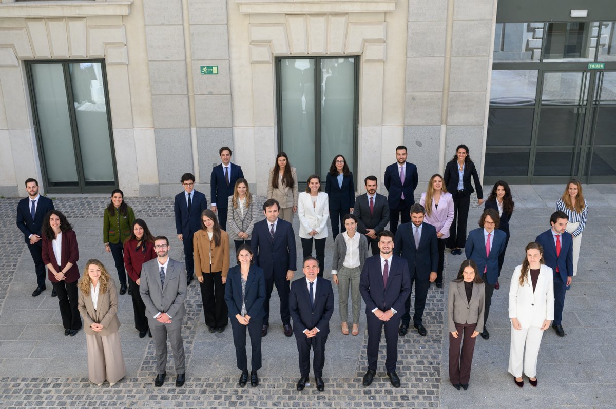 Ministerio de Asuntos Exteriores, UE y Cooperación (@maecgob) on Twitter photo Esta semana hemos dado la bienvenida a una nueva promoción de diplomáticos y diplomáticas que se suman al <a href="/MAECgob/">Ministerio de Asuntos Exteriores, UE y Cooperación</a>.
Su vocación, compromiso y preparación fortalecerán nuestra presencia en el mundo y el servicio a nuestra ciudadanía.
¡Bienvenidos al servicio exterior! Esta semana hemos dado la bienvenida a una nueva promoción de diplomáticos y diplomáticas que se suman al <a href="/MAECgob/">Ministerio de Asuntos Exteriores, UE y Cooperación</a>.
Su vocación, compromiso y preparación fortalecerán nuestra presencia en el mundo y el servicio a nuestra ciudadanía.
¡Bienvenidos al servicio exterior!
