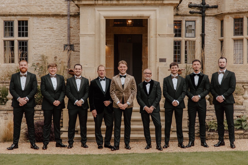 HandTailoredUK's tweet photo. Custom Black Tie Wedding 🥂

And the groom wore #AHandTailoredSuit this gorgeous custom outfit was set off with an absolutely stand out "Velvet Jacket"! 

Dan &amp; Jessica, you both looked stunning! Also proud to have dressed Jessica's father &amp; brother. #CustomSuits #Bespoke https://t.co/bfUugaSxJS