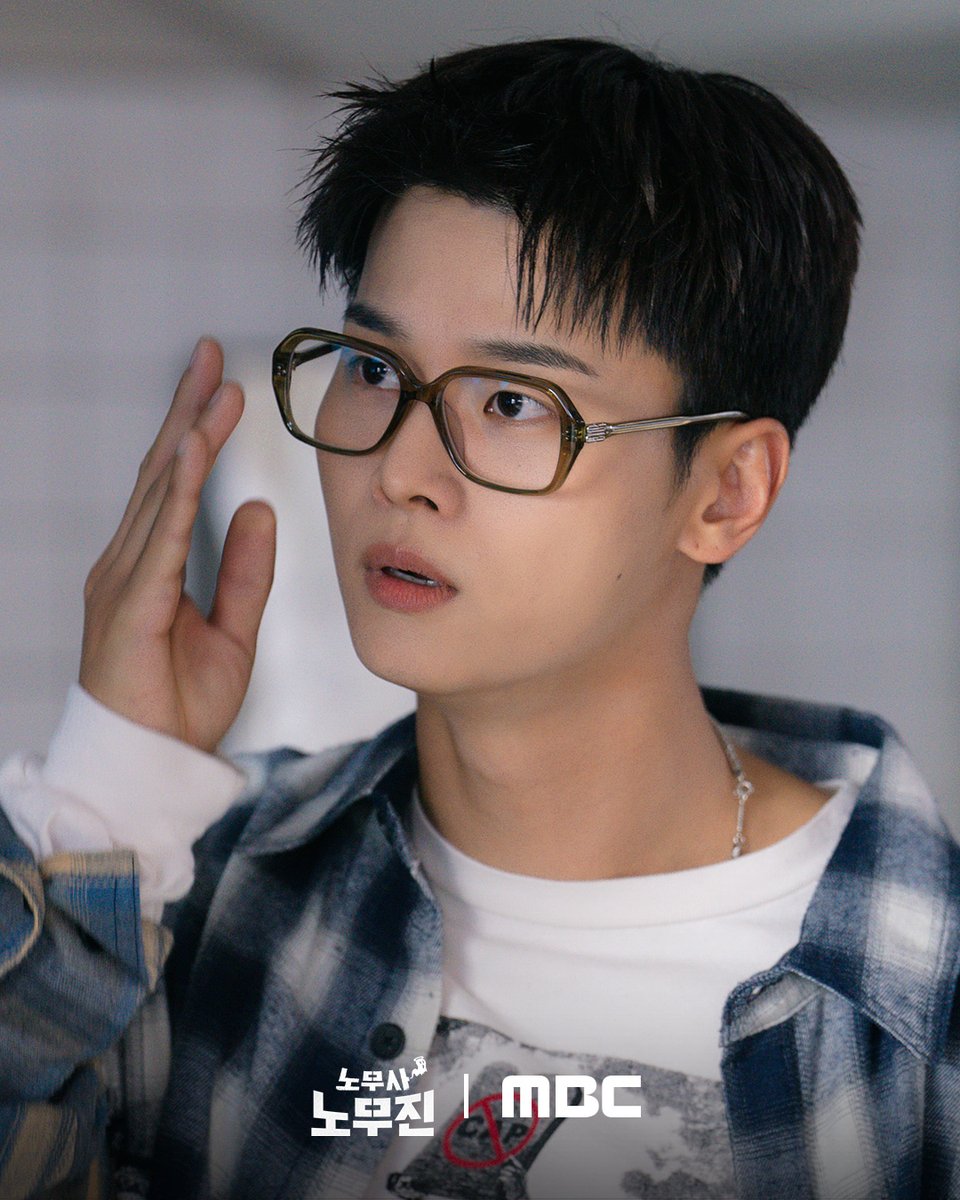 mbcdrama_pre's tweet photo. 구독, 좋아요 알림 설정 필수👍

조회수 되는 건 다 합니다!
열혈 유튜버 '견우'📹

유령 보는 노무사 노무진의 노동 문제 해결기를 담은
코믹 판타지 활극 #노무사노무진
5월 30일(금) 밤 9시 50분 MBC 첫 방송

#정경호 #설인아 #차학연
#mbcdrama #MBC금토드라마 #MBC #OhMyGhostClients https://t.co/GsfIhPds0p