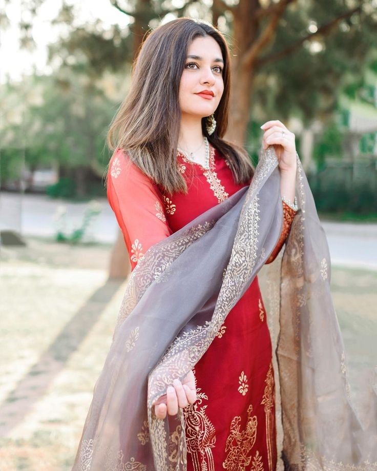 Sana khan tweet media
