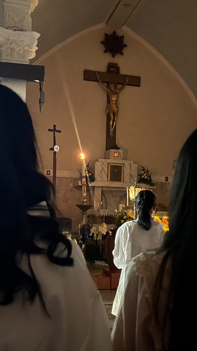 an_overthinker1's tweet photo. Tuhan, Ini Aku..Masih Belajar, tapi hadir.

Disclaimer dulu ya…  
I’m not officially a Catholic (yet)
I’m still on my journey, still figuring out my faith, still in my search. Tapi honestly, udah hampir dua tahun ini aku ngerasa so safe, so at home in the Catholic circle. https://t.co/5g62dani7w