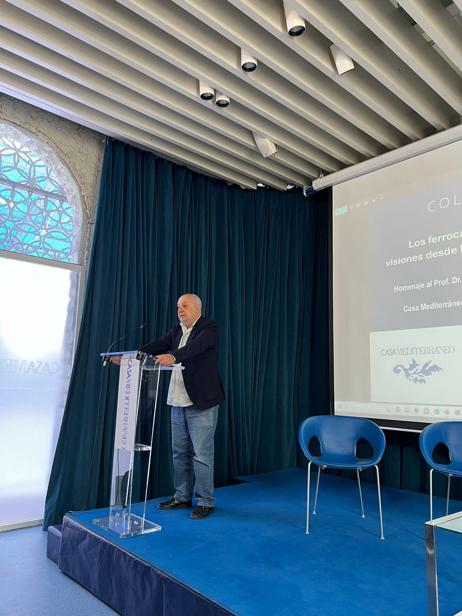 Estamos en Casa Mediterráneo en el coloquio-homenaje a Telesforo Hernández Sempere 

📌 ´Los ferrocarriles en España: visiones desde la historia y el territorio'

Nos ha dado la bienvenida al encuentro el director general de <a href="/csmediterraneo/">Casa Mediterráneo</a>, Andrés Perelló Rodríguez

A