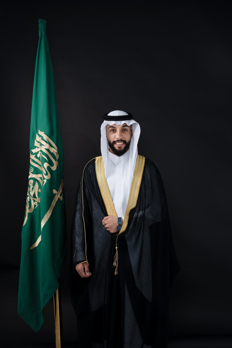 iDrAlo2's tweet photo. ﴿وَآخِرُ دَعْوَاهُمْ أَنِ الْحَمْدُ لِلَّهِ رَبِّ الْعَالَمِينَ﴾
تم بحمدلله وفضله تخرجي من جامعة أم القرى وحصولي على درجة البكالوريوس في تخصص الطب والجراحة 🩺
شكرا لكل من شاركني هذه الرحلة الطويلة ، وماهي إلا النهاية لبدايات قادمة 🎓❤️ https://t.co/SQElDESZr2