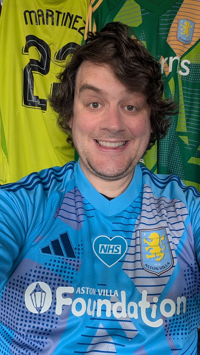Tom Parker (@thomastparker) on Twitter photo Happy #FootballShirtFriday, gang.
Up The Villa. Up The NHS.
Please donate to the <a href="/BobbyMooreFund/">Bobby Moore Fund</a> if you can: fundraise.cancerresearchuk.org/page/tomparkerā¦
#AVFC Happy #FootballShirtFriday, gang.
Up The Villa. Up The NHS.
Please donate to the <a href="/BobbyMooreFund/">Bobby Moore Fund</a> if you can: fundraise.cancerresearchuk.org/page/tomparkerā¦
#AVFC