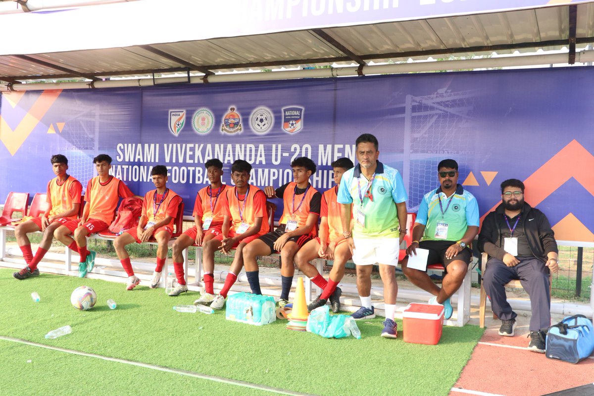 MPFAJABALPUR's tweet photo. M.P. 3rd Match against West Bengal in the ongoing U-20 Men's Swami Vivekananda National Football Championship results in a loss for M.P. with a score of 3-0 https://t.co/Wmd1pIgG3E