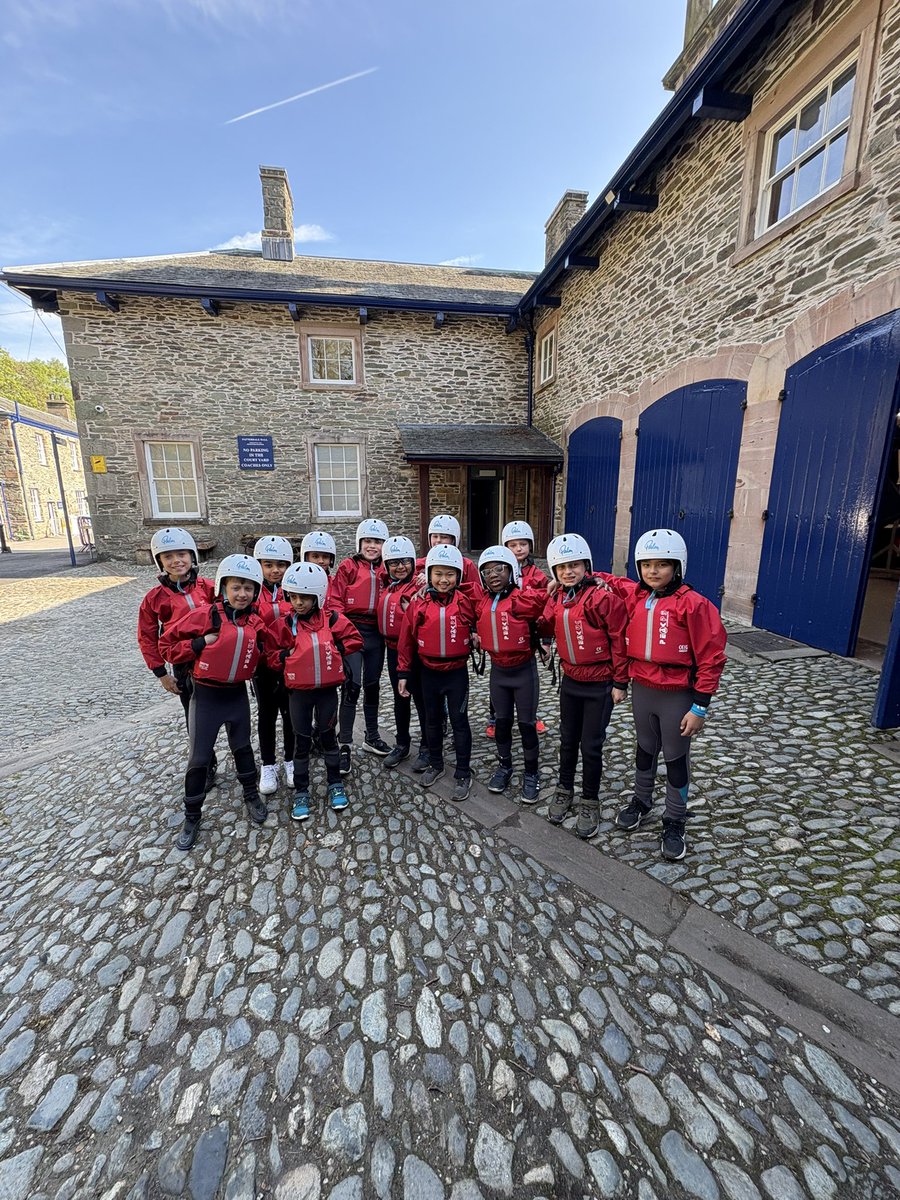 Group 3 off out on the water for our last activity today! Some big smiles to finish the trip. <a href="/BSPDJnrBoys/">Junior Boys @BoltonSch Primary Division</a> #BSPDJBPatterdale