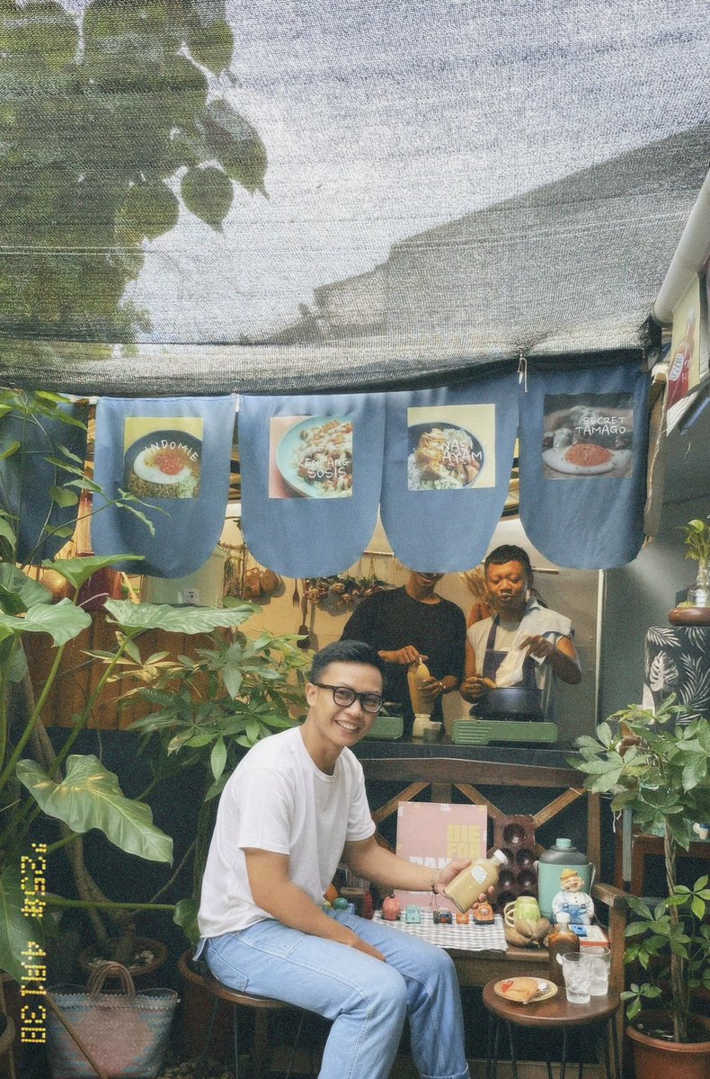 WahyuRamadhan94's tweet photo. Gue nemu tempat nongkrong baru yang lumayan tersembunyi di Petukangan, namanya Warkop Kandang Ayam.
Dari luar nggak kelihatan, tapi begitu masuk… vibes-nya enak banget. https://t.co/LCJPrcqMVP