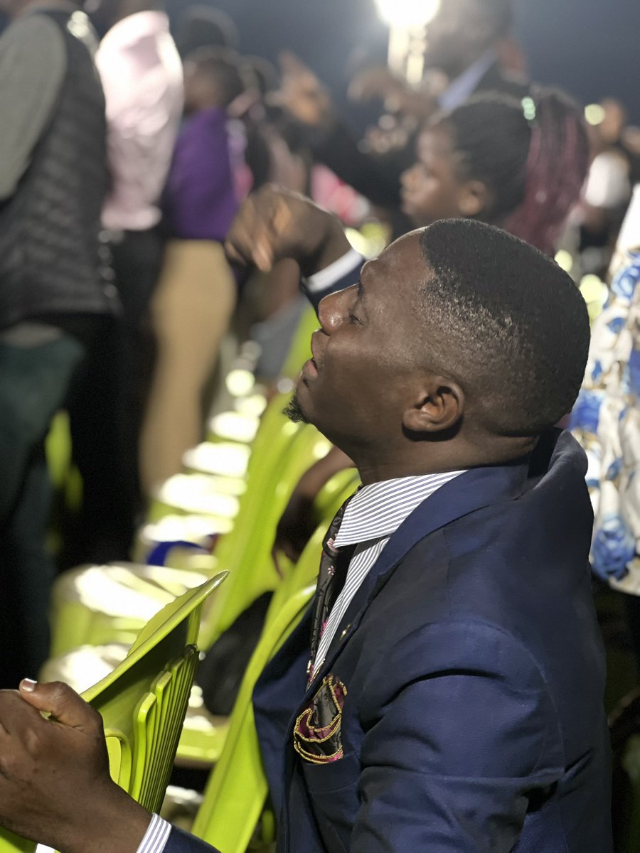 Magezi_DavidW's tweet photo. From the street to university, from zero to hero , from nowhere to somewhere, from nobody to somebody, God is a Just God ,
Make sure He is number one ,
☝️ things will happen, He is a God who will break the protocols of this world , they will ask how did u reach there , #Phanero https://t.co/M9DI6oRiBH