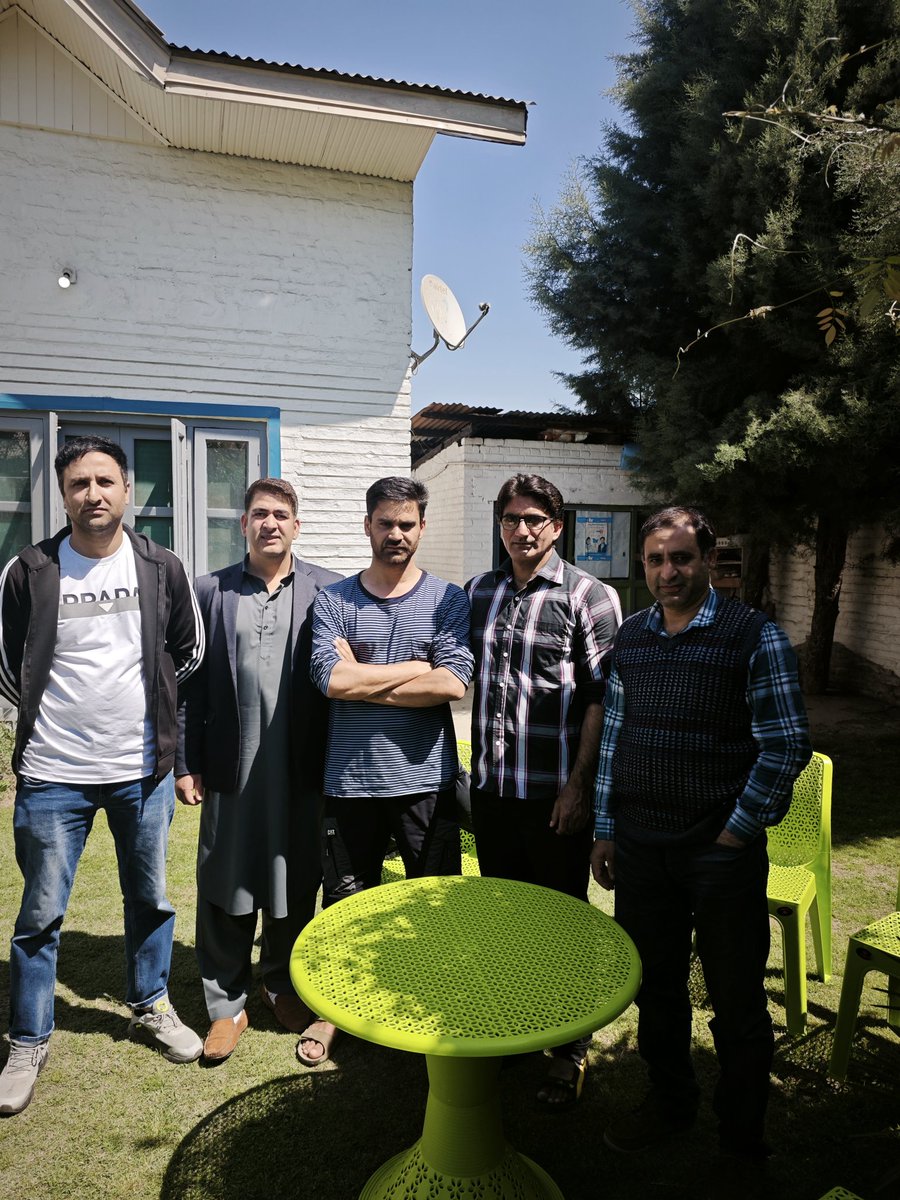 IqbalSideeq's tweet image. Today Self Help Group Of Engineers association met Youth leader and a nice human being @parawahid and discussed the rising issue of unemployment and restoration of Shg scheme with him he assured full support. We are hopeful and request @CM_JnK early revival of this scheme.