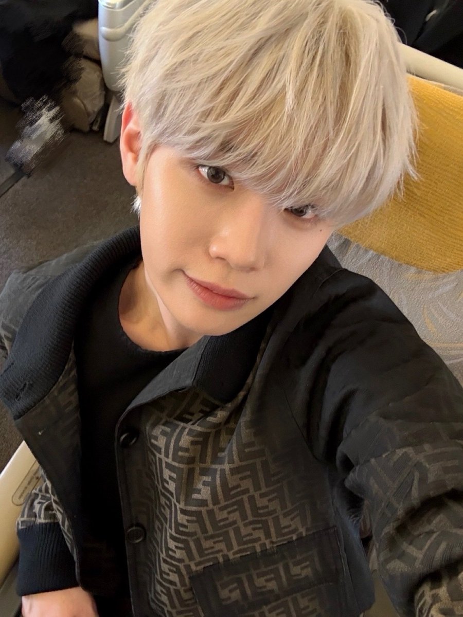 traelxve's tweet photo. 사진에서 개털날린다 https://t.co/qeH0posUuI