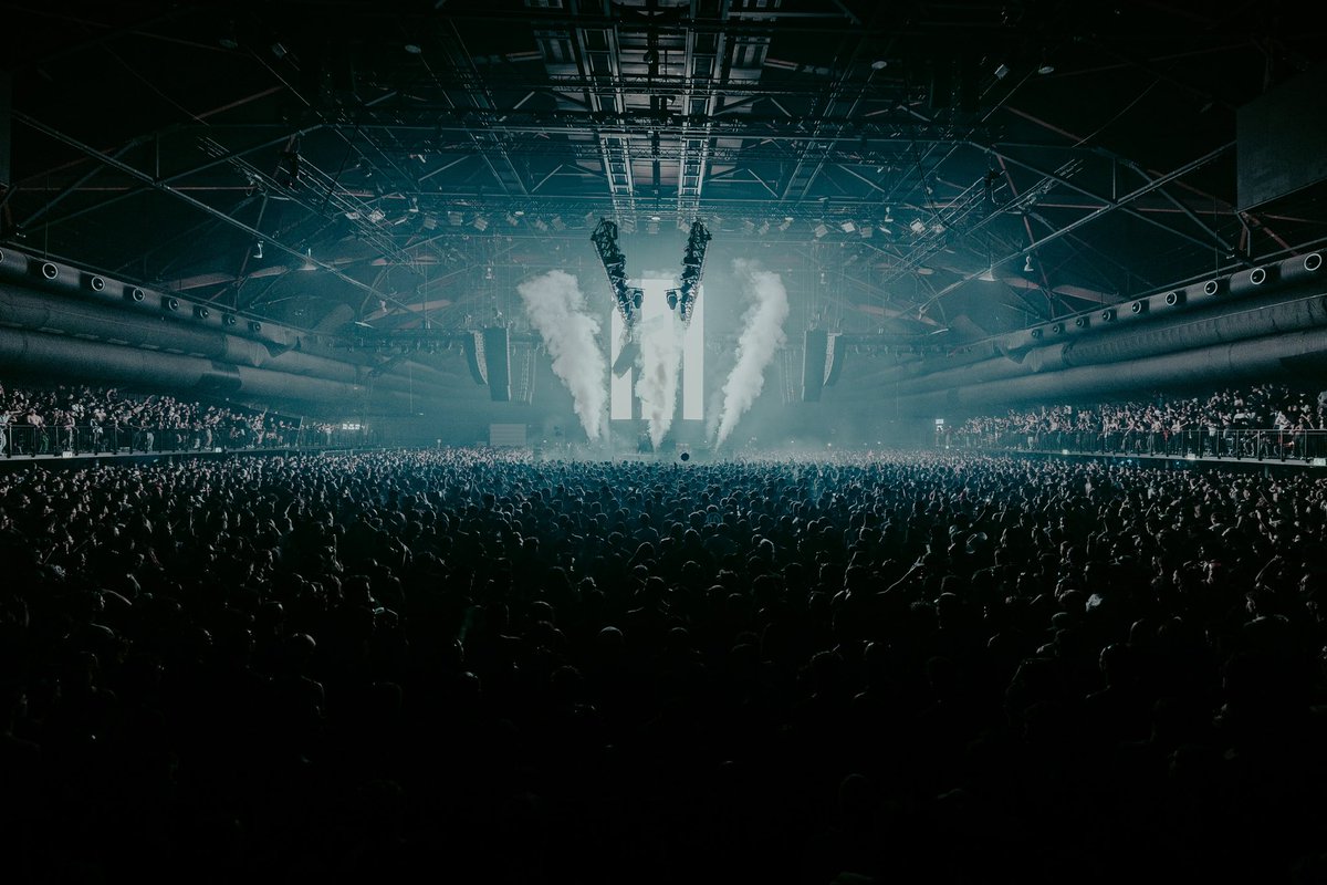 tomjacomelli's tweet photo. Crowd 🫂 https://t.co/R8BbF1gG9S
