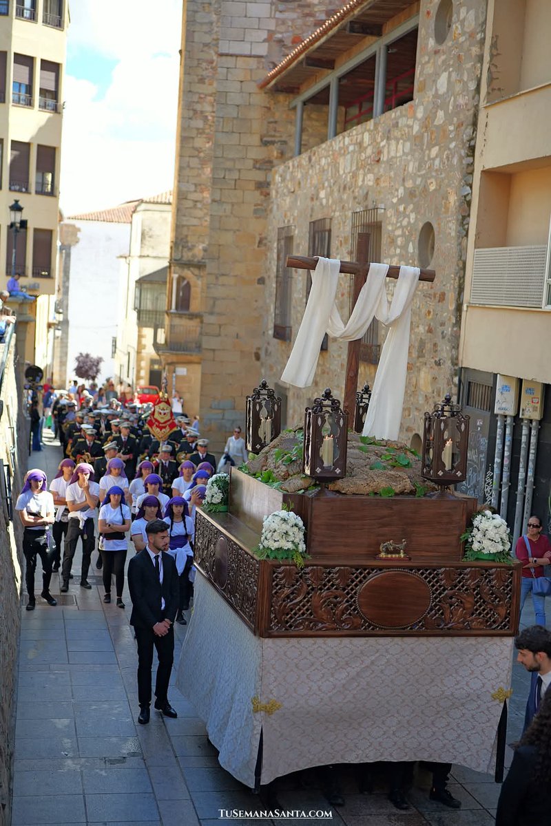 📢 Se convoca a todos los jovenes de entre 14 y 25 años a la Igualá de la Cruz de Mayo, hoy a las 18.00h en la Ermita de los Santos Mártires (Paseo Alto). 📢

Costal morado y el calzado negro reglamentario.

Habrá inscripciones y costales para comprar.

Foto <a href="/TuSemanaSanta/">TuSemanaSanta.com</a>
