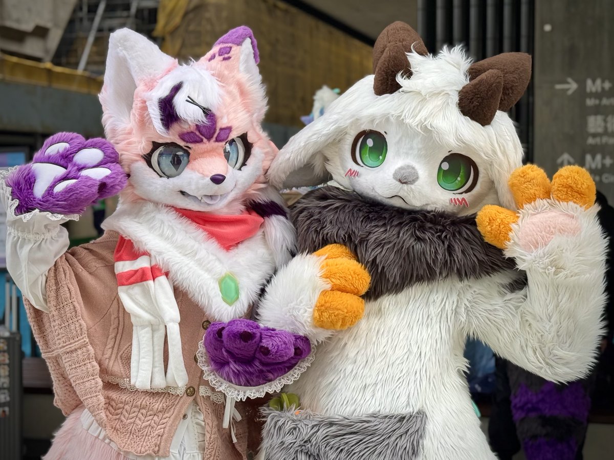 醬醬Jammie🔜HiFurry (@jammie0910) on Twitter photo "Today is another day full of energy with friend!"
P.s. Refez and Justice will both appear at HiFurry next week~
📷:Mikazuki
🐾:<a href="/Justice_fur/">正義セイギ➡️UTFG學園祭➡️得閑兽聚</a>
#FursuitFriday "Today is another day full of energy with friend!"
P.s. Refez and Justice will both appear at HiFurry next week~
📷:Mikazuki
🐾:<a href="/Justice_fur/">正義セイギ➡️UTFG學園祭➡️得閑兽聚</a>
#FursuitFriday
