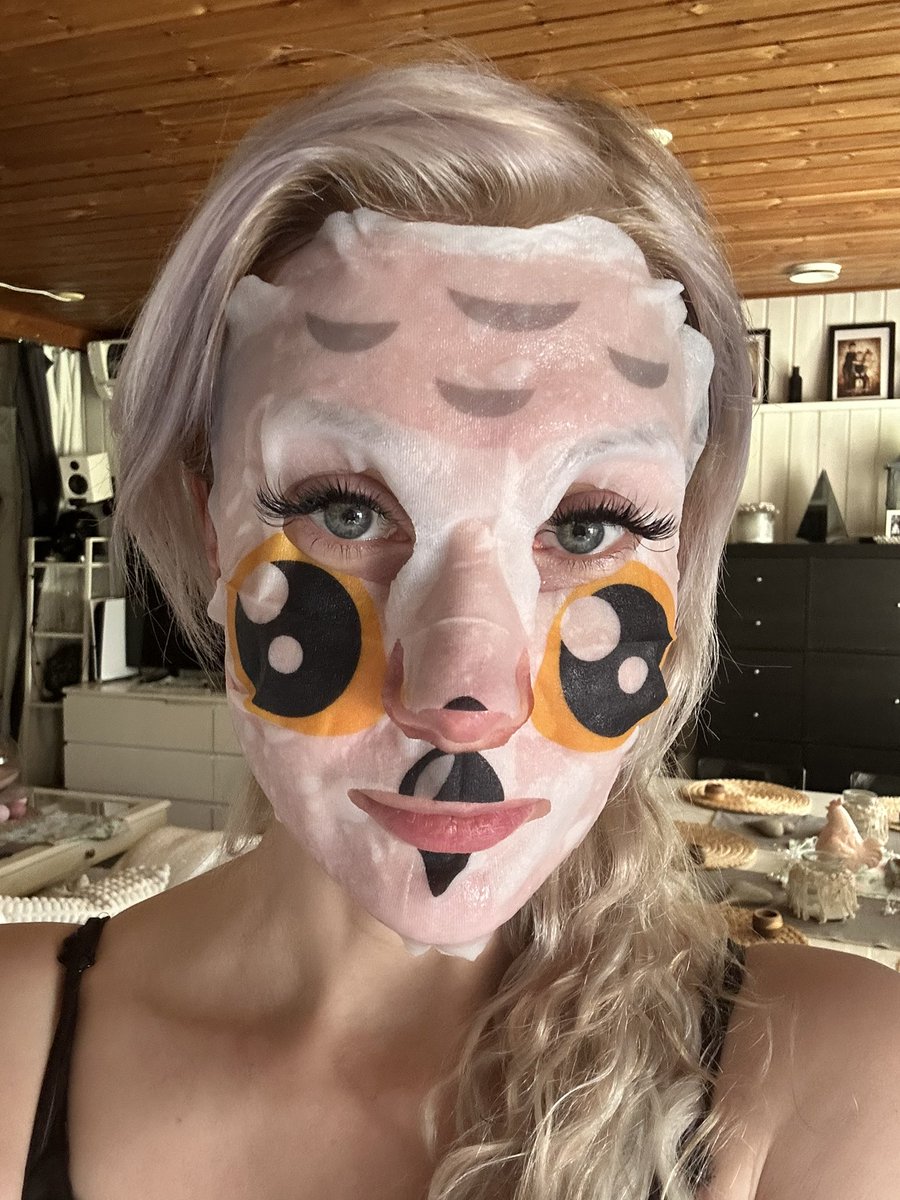 Se olis tänään tyhyily-päivä ihan parhaassa seurassa 🥰

Pitää valmistautua kun mennään isoon cityyn 🫣