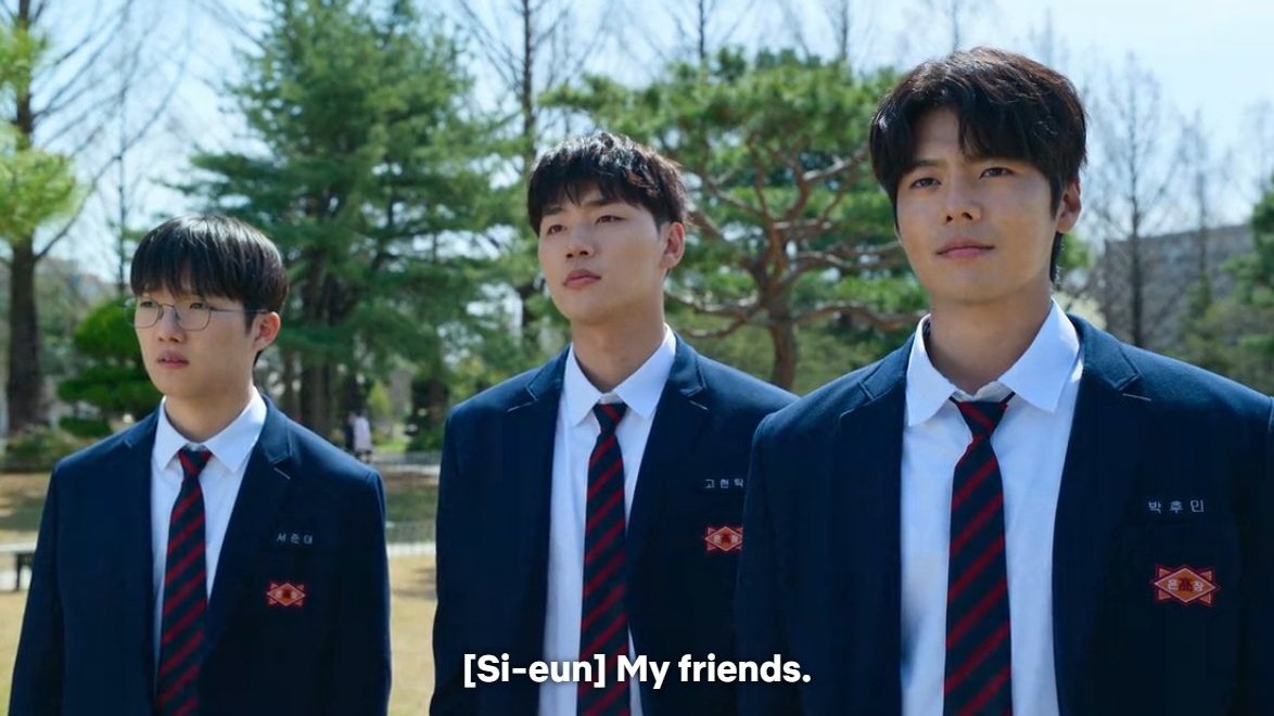 orbtingyou's tweet image. suho: “who are those guys behind you?”
sieun: “my friends”
suho: “that’s awesome”
sieun: *smiling with teary eyes*

AND IM CRYING MY HEART OUT😭😭