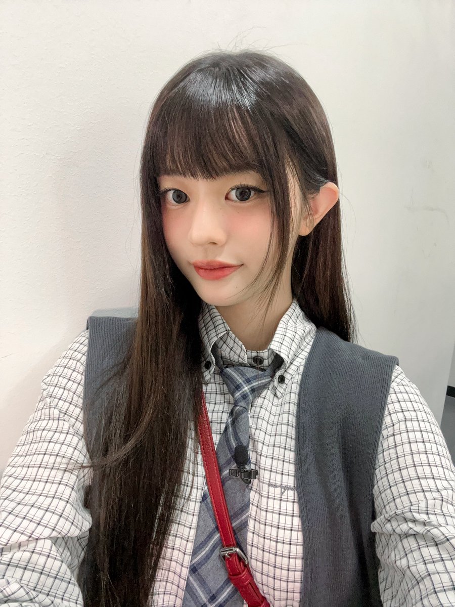 ILLIT official tweet media