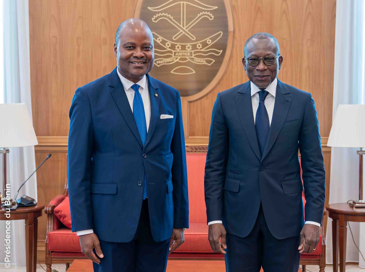 PresidenceBenin's tweet photo. #Prbenin | #Wasexo | #AudiencePr |
🚩 Audience au Palais de la Marina : Six (06) diplomates prêts à porter haut les couleurs du Bénin à l'International
🌐 Retrouvez l'article intégral et les photos officielles sur ce lien => https://t.co/PdQVgefVqH https://t.co/5uxlH3aLng