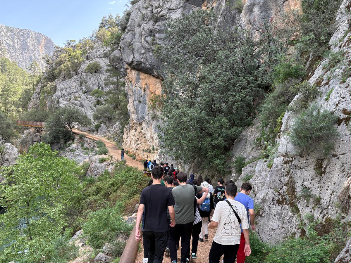IspartaTEAL's tweet photo. 9. Sınıf öğrencilerimizle Yazılı Kanyon doğa yürüyüşü etkinliği gerçekleştirildi.
@ispartamem https://t.co/hzP2Ini4vd