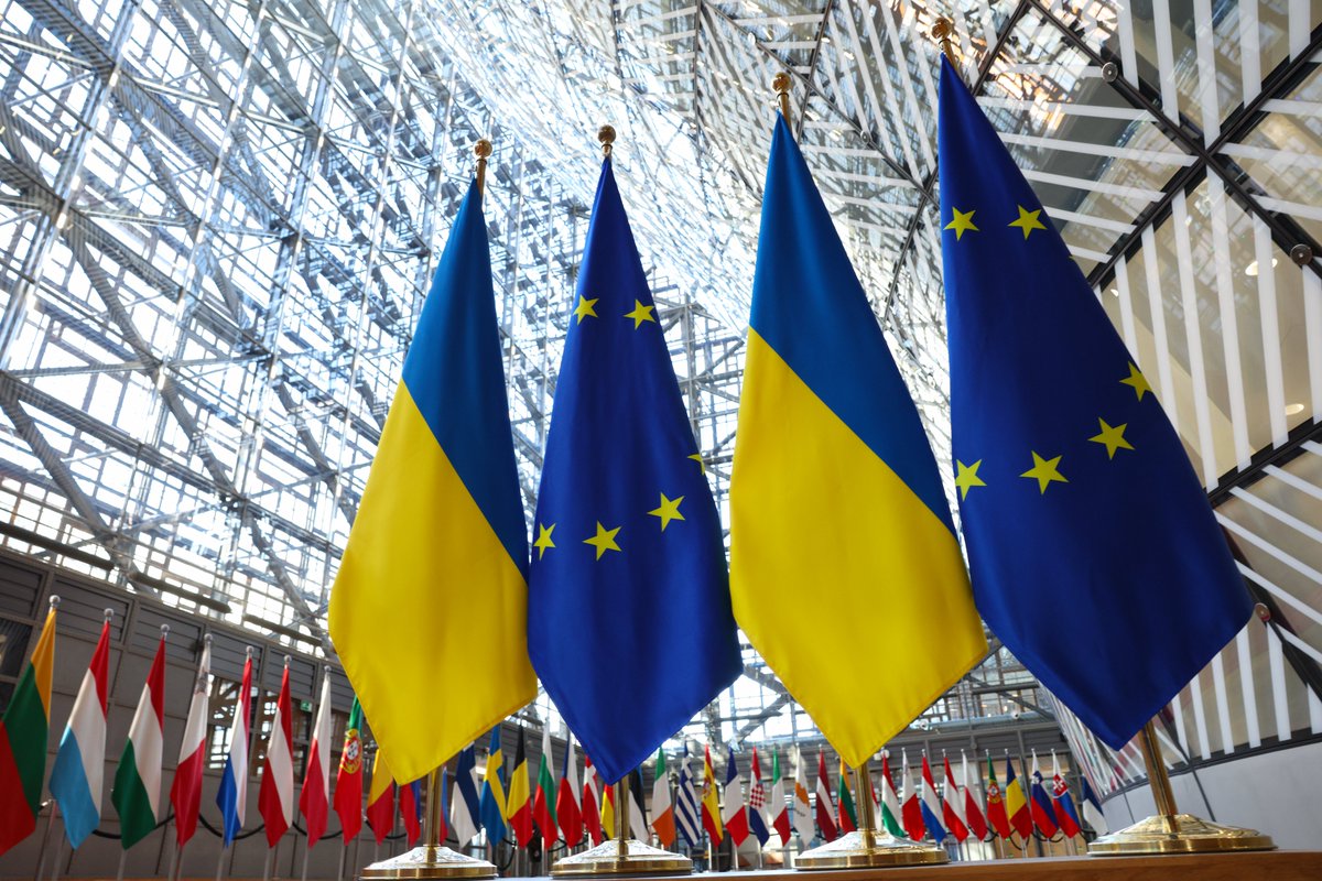 The past few days have seen significant discussions on fundamental aspects of European security.
 
It is high time to bring those issues to the official EU table, because “nothing about Europe without Europe”.

That’s why I’ve suggested to <a href="/kajakallas/">Kaja Kallas</a> to convene the #FAC.
1/2