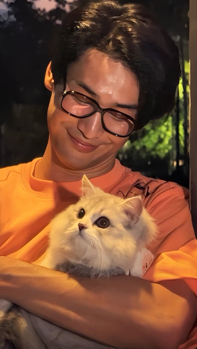 Why's my baby breaking out like a teenager 😒😏

#ApoNattawin