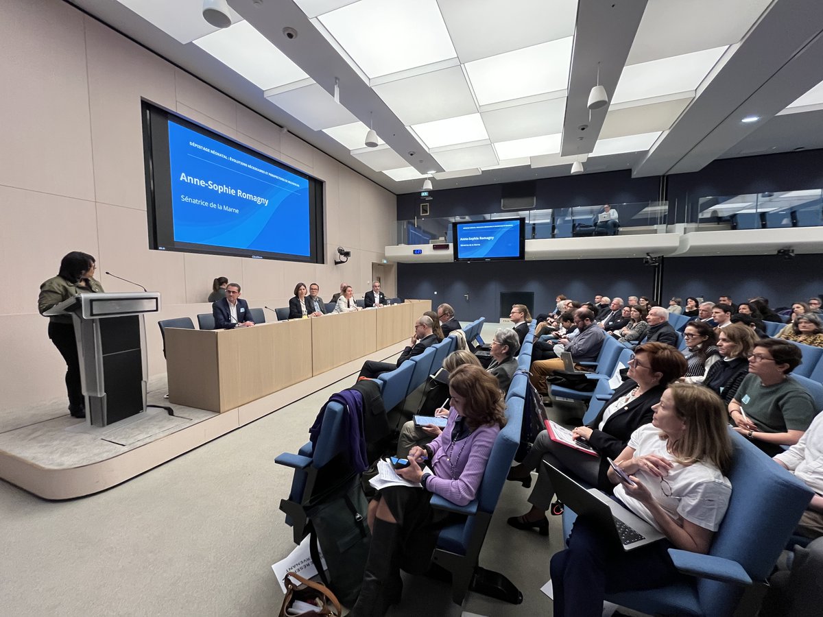 Présente ce matin au Sénat pour le colloque dépistage des maladies rares : simplifier les procédures, sensibiliser les familles et prendre en considération les avancées technologiques sont les points sur lesquels il faut concentrer les efforts !
Merci <a href="/AllianceMR/">Alliance maladies rares</a>