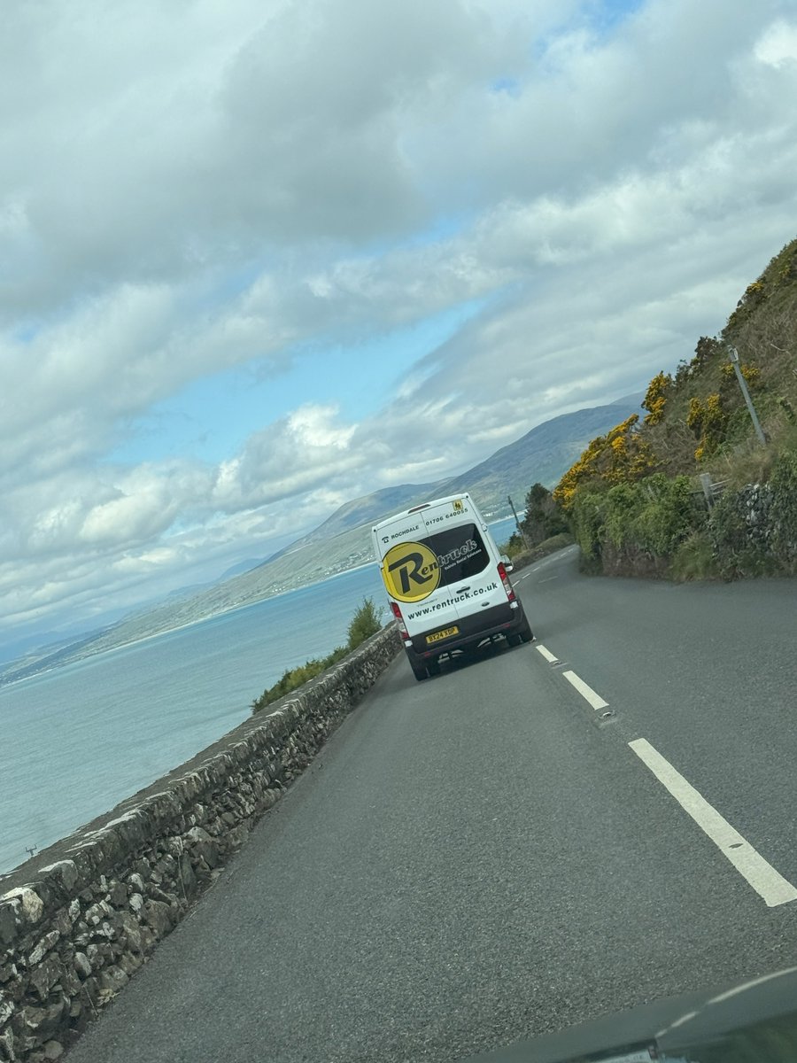 👀SPOTTED👀
Caught in the wild!
One of our trusty minibuses has been spotted cruising through the scenic Welsh hills — fresh air and stunning views.
If you see one of fleet on your travels, we'd love to know!
#RentruckOnTour #WelshViews #MinibusMoments  #WelshWonders #Adventure