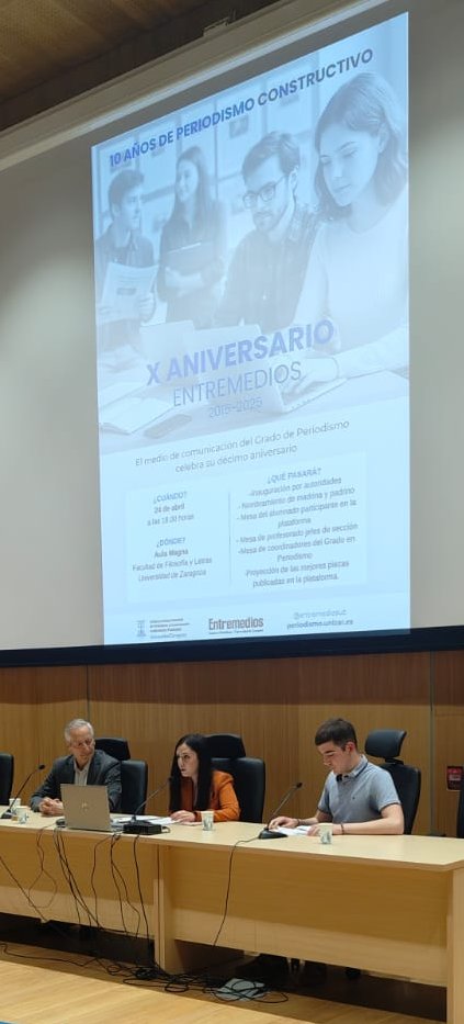 DsireCremades's tweet photo. ¡Qué ilusión haber sido la madrina del X aniversario de @EntremediosUZ, donde me formé y supe que la comunicación corporativa sería mi futuro. Gracias a @cmartalazo y @jgabelas por la oportunidad. Pude contar mi experiencia y mi reto actual con la tesis en @_amazingup. https://t.co/nOUx6auZso