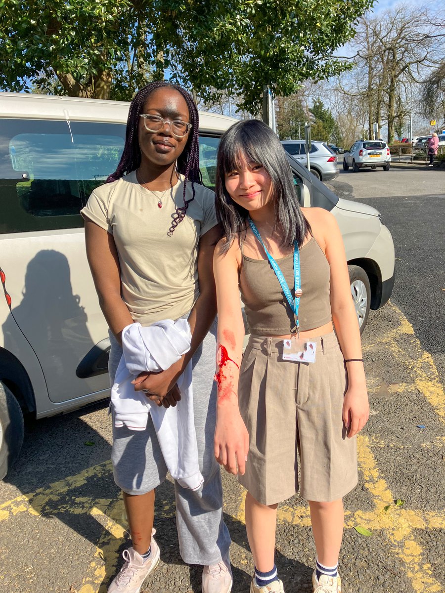 LancsHealthAcad's tweet image. “A gas explosion. Blood. Bruises. Controlled chaos.”

Canon Slade students didn’t just see emergency medicine—they lived it.

For the first time, they joined a major incident simulation with @LancsHospitals.

👀 Read all about it 👇

#MAJAX #FutureMedics #MedicalSimulation