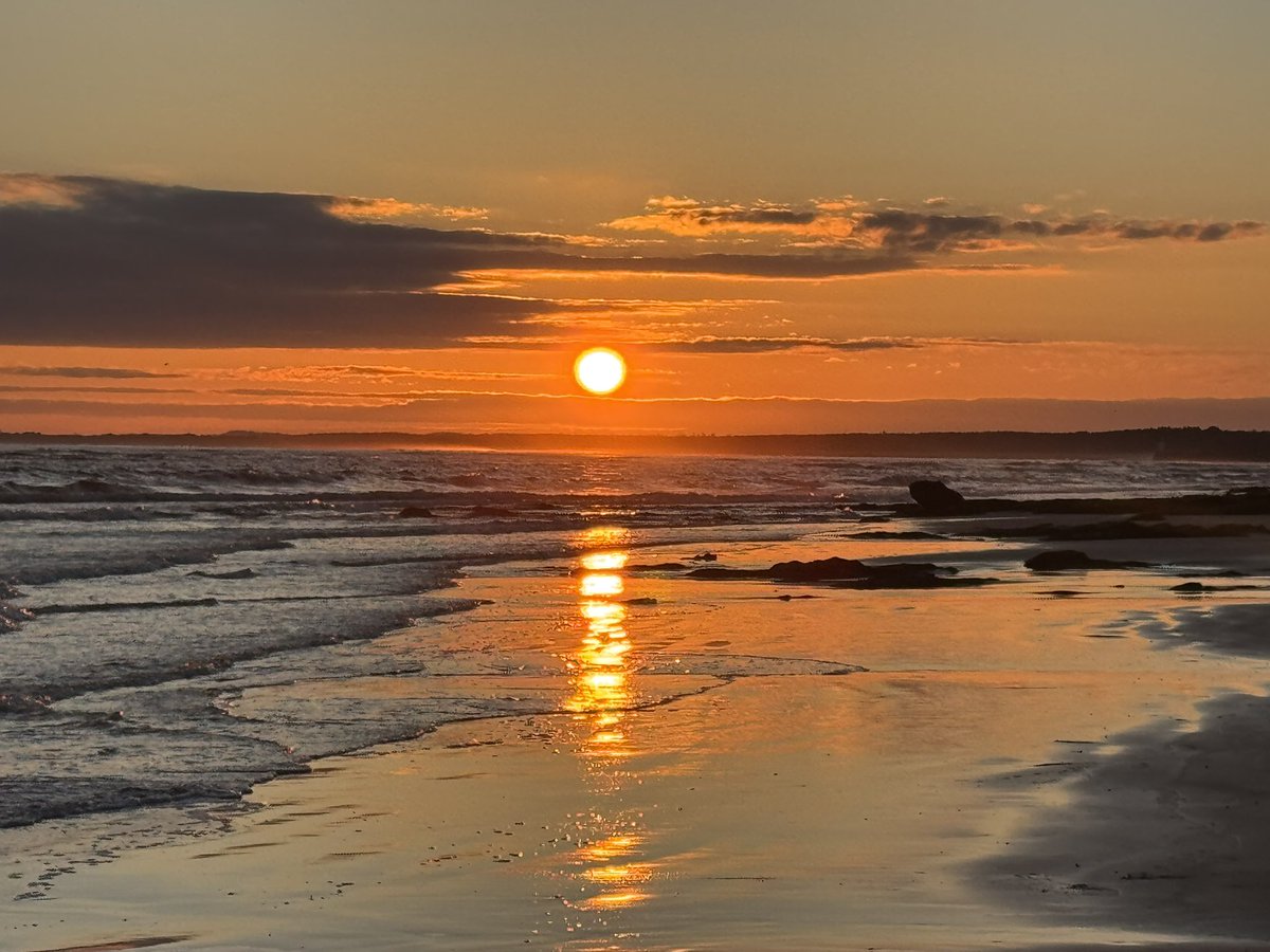 Friday mornings sunrise looks 
Like a were in for a good day 😎