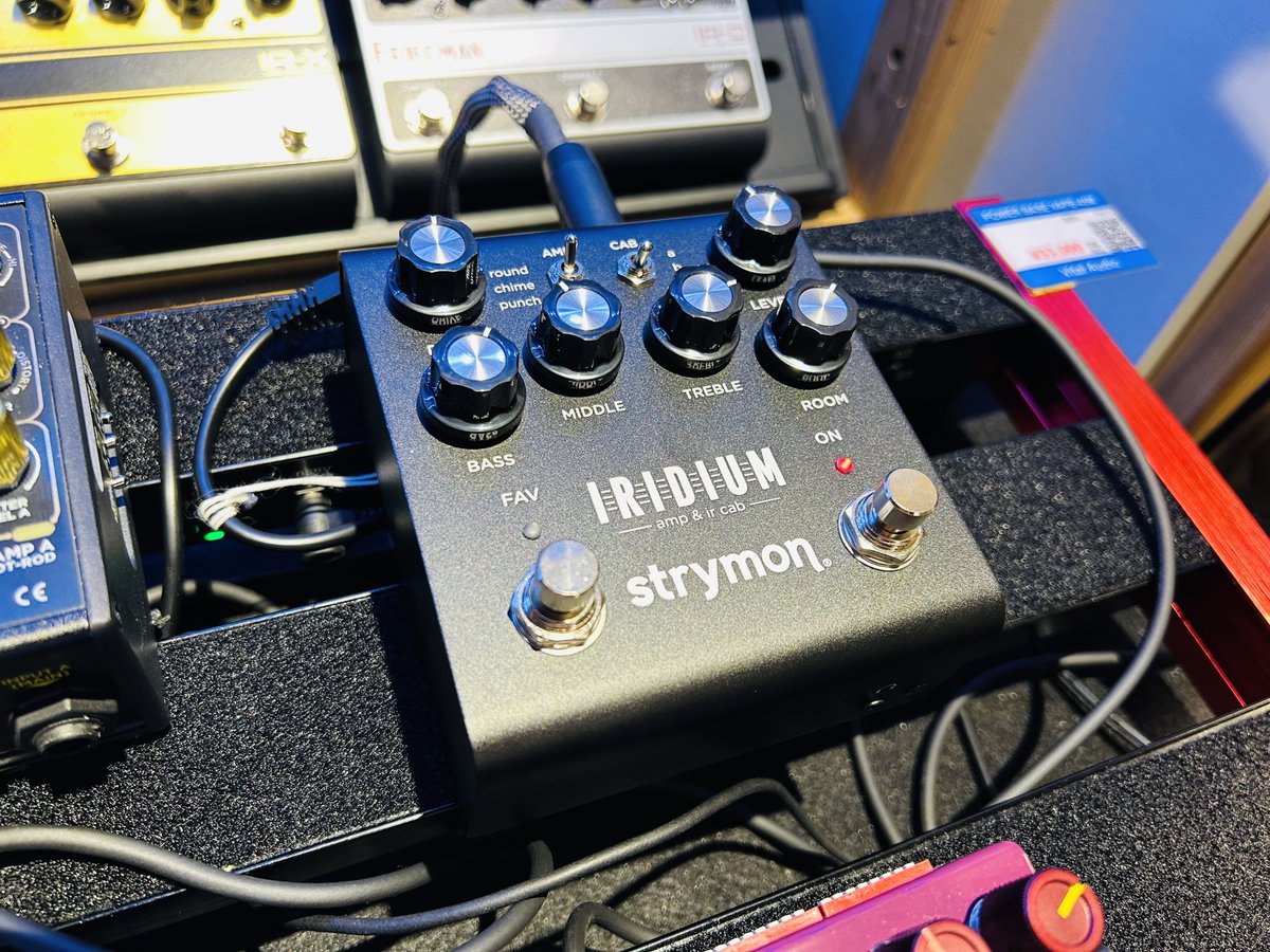 miyajipro's tweet photo. 【#宮地楽器RPM 入荷情報】

RPM店頭の #宮地楽器RPM流ペダル コーナー

定番人気のアンプシミュレーター #strymon 「IRIDIUM」の展示デモ機を新たに導入しました！
https://t.co/H6S2kMGwre

Fender/VOX/Marshallの3種から1つのアンプを選択可能。
レスポンス、Gt Volの追従性も定番機として広まった納得のパフォーマンス。

何より分かり易いつまみ配置と高品質サウンド。アンプ触る感覚で、良い音に最短で辿り着けます。

店頭ではUAFXシリーズや、Simplifier X等、他のアンシミュとの弾き比べも可能です！

来店予約はこちら↓
https://t.co/VTiCd0FzR0