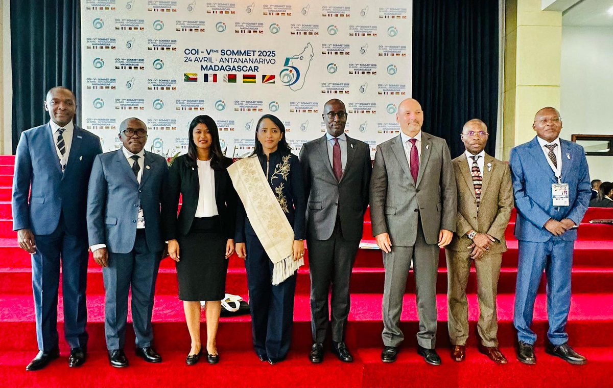 Roland Kobia (@rolandkobia) on Twitter photo Felicitations à Madagascar 🇲🇬 pour l’excellente organisation du 5ème Sommet Commission Océan Indian COI par Président Rajoelina + <a href="/diplomatieMg/">MadagascarDiplomatie</a>. Un succès pour le pays.
UE 🇪🇺 est principal partenaire -stratégique, politique & financier- de la COI depuis 40 ans.
<a href="/UE_Madagascar/">UE à Madagascar & aux Comores</a> Felicitations à Madagascar 🇲🇬 pour l’excellente organisation du 5ème Sommet Commission Océan Indian COI par Président Rajoelina + <a href="/diplomatieMg/">MadagascarDiplomatie</a>. Un succès pour le pays.
UE 🇪🇺 est principal partenaire -stratégique, politique & financier- de la COI depuis 40 ans.
<a href="/UE_Madagascar/">UE à Madagascar & aux Comores</a>