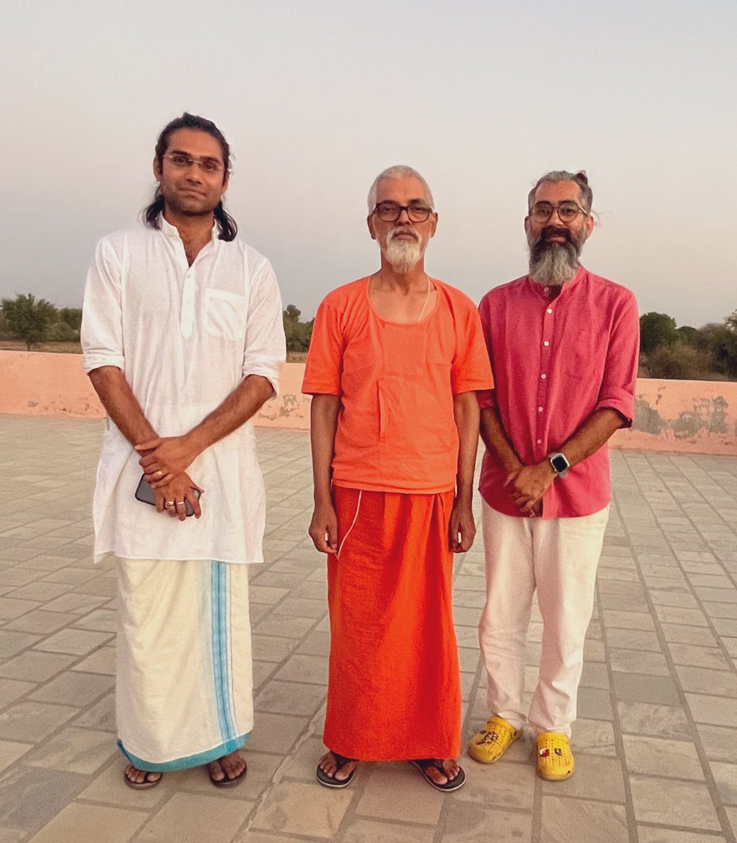 Vedic_Physics's tweet photo. Finally met my guru face to face, my aacharya - Agnivrat Naishtik @vaidicphysics 🙏Had so many great discussions with him!

Lot of blog posts incoming! https://t.co/qoBOlnmd1d